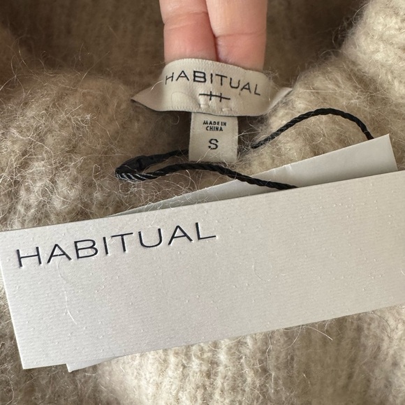 NWT Habitual Cashmere Blend Turtle Neck Sweater in Oatmeal Chunky Thick Small - Picture 4 of 5